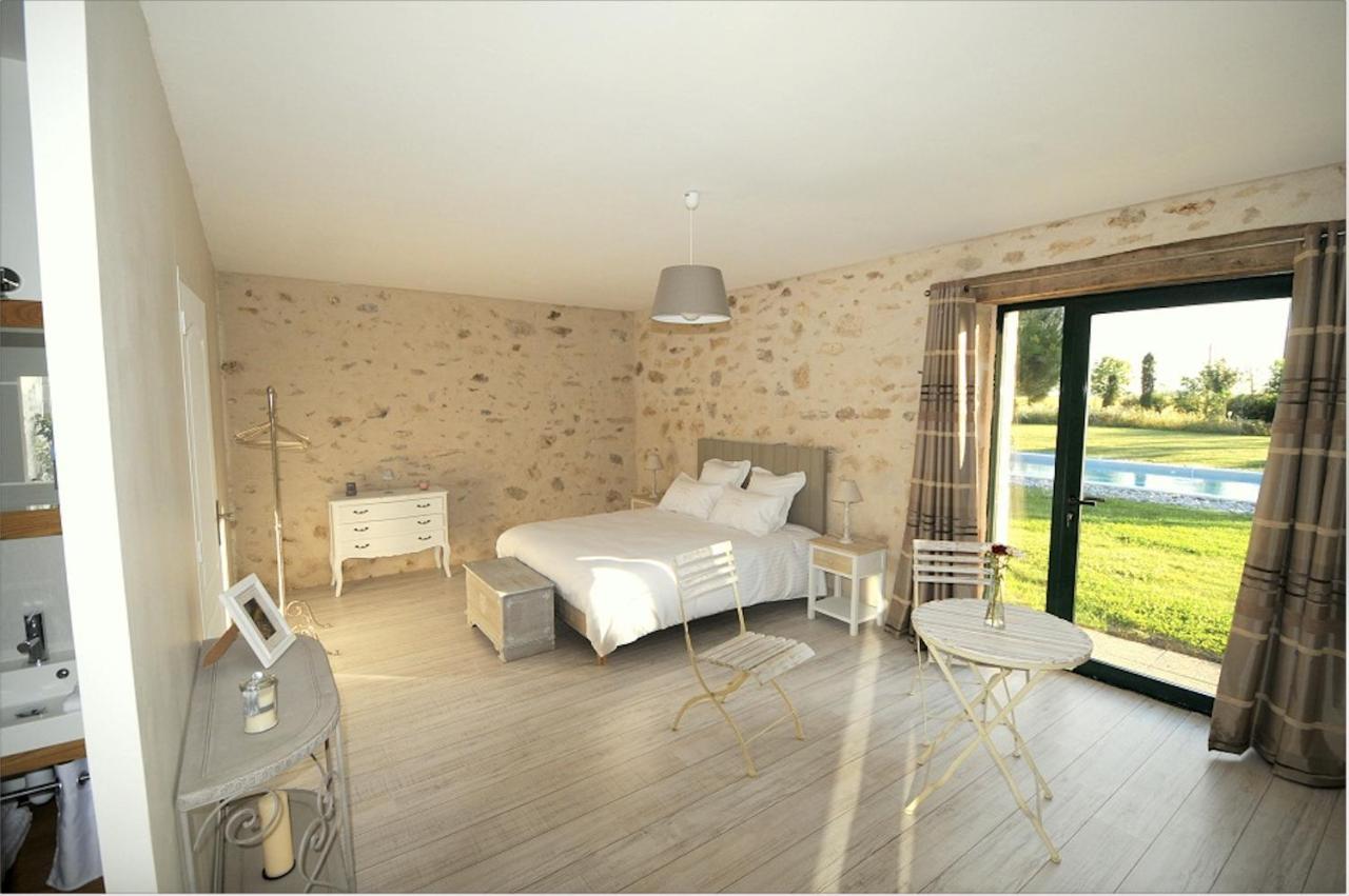 Bed and Breakfast Ferme De L'Ereau Louans Exterior foto
